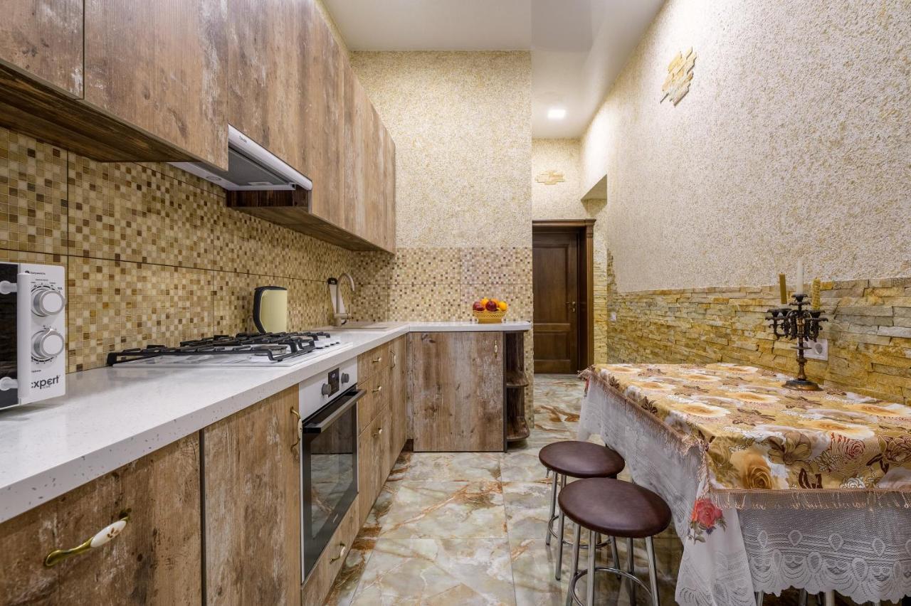 Noviy Svit 4 Apartments 利沃夫 外观 照片