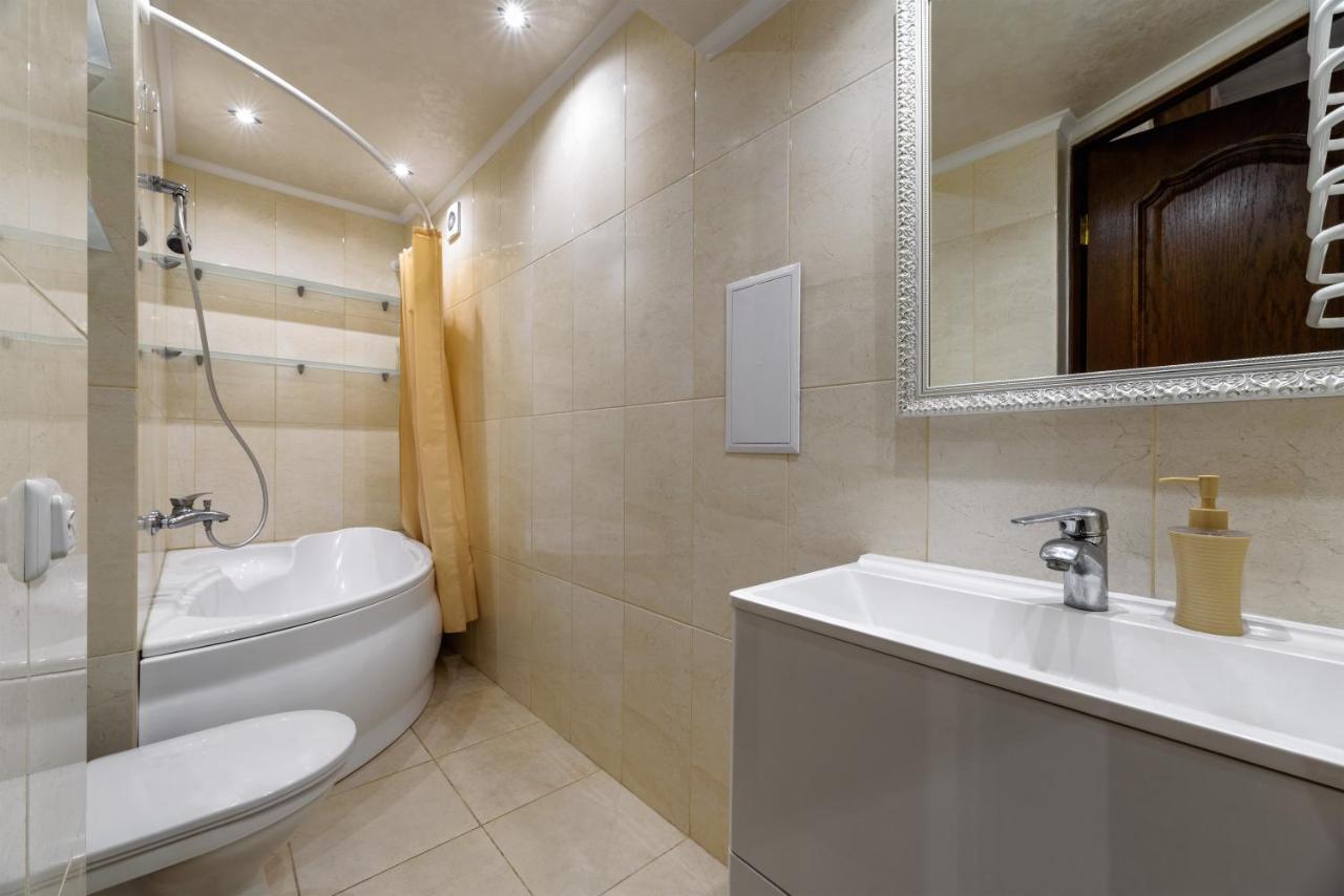 Noviy Svit 4 Apartments 利沃夫 外观 照片