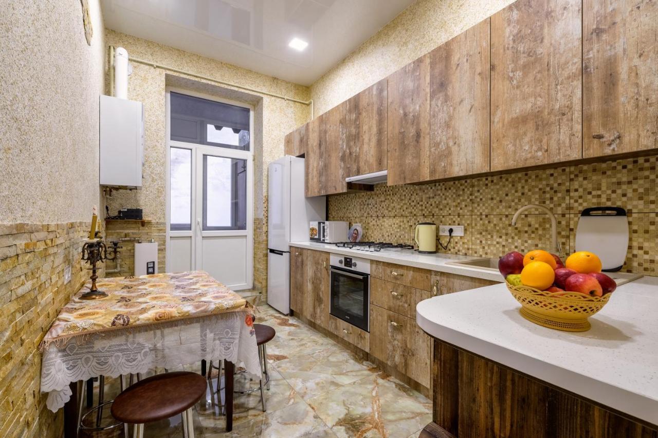 Noviy Svit 4 Apartments 利沃夫 外观 照片